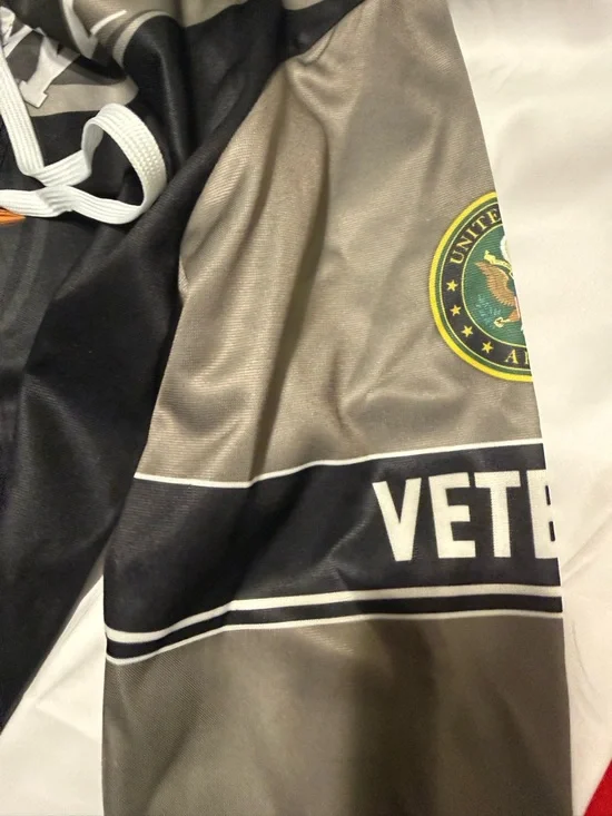 United States Army Black & Gray Zip-Up Hoodie - Duty Honor Country - Picture 5 of 5